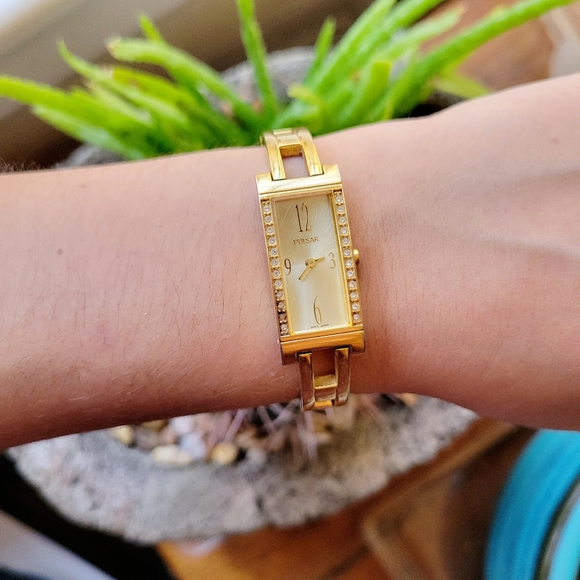 Classic Gold Pulsar Rhinestone Womens Rectangular Modern Style Estate Watch main image 7